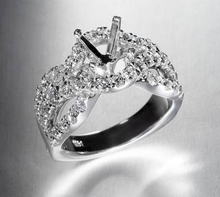 14 kt White Gold Diamond Halo Engagement Ring