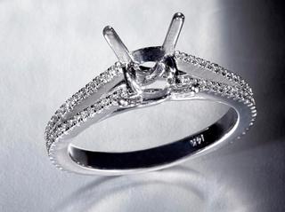 14 kt White Gold Diamond Solitaire Engagement Ring