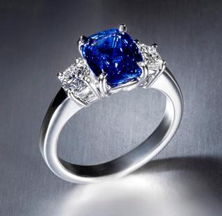 14 Kt White Gold 2.54 Ct Sapphire 3 Stone Ring