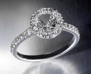 14 kt White Gold Diamond Halo Engagement Ring